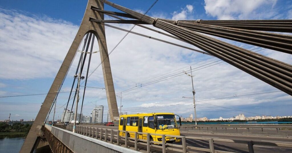 Багатостраждальна назва: історія перейменування Північного мосту в Києві